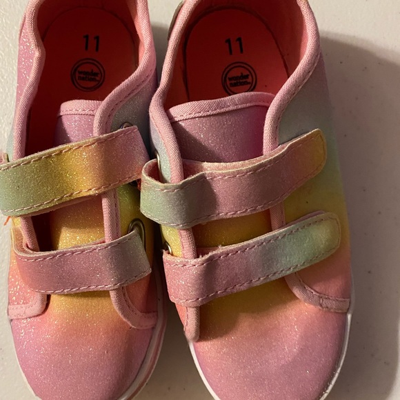 Girls Shoes - Picture 1 of 3